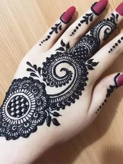 Bold Arabic Mehndi Design
