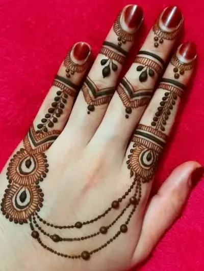 Chained & Dotted Easy Arabic Mehndi