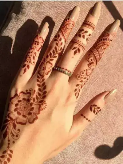 Flower & Leaves trail Mehndi Design