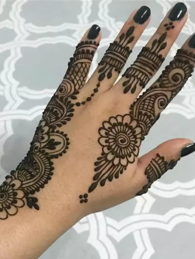 Flowery Arabic Mehndi Design