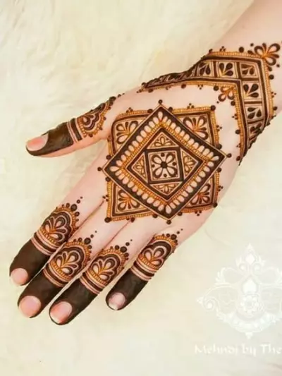 Geometric Arabic Mehndi