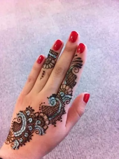 Glittery Arabic Mehndi Design