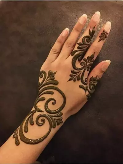 Modern Arabic Mehndi