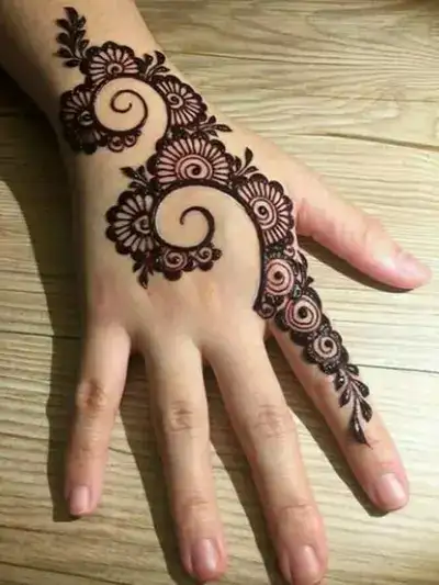 Simple Bel Arabic Mehendi Design